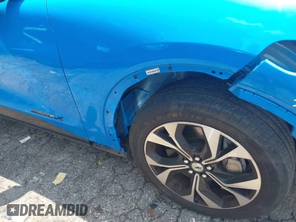 ✅ 2022 Ford Mustang Mach-E Premium • VIN: 3FMTK3R77NMA28340 • Lot: 42233063. Listed on IAAI with 22,893 mi. Free auction sales archive from the USA and detailed vehicle history report at DreamBid. Image 23.