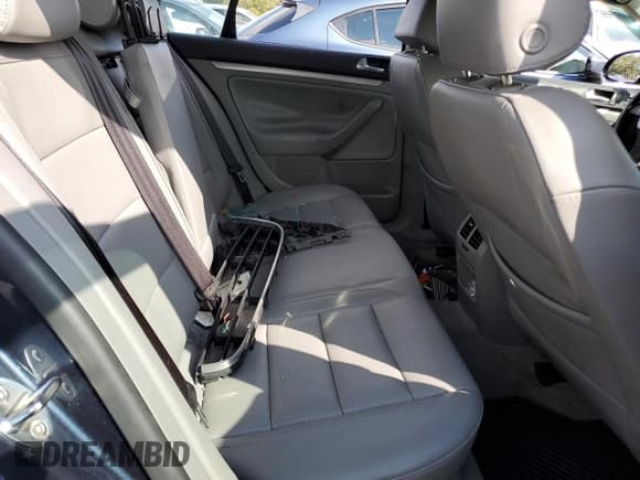 ✅ 2006 Volkswagen Jetta 2.5L • VIN: 3VWSG71K46M657173 • Лот: 81193465. Опубликован ранее на Copart с пробегом 146 458 миль. Бесплатный доступ к архиву аукционных продаж из США и подробный отчёт об истории автомобиля на DreamBid. Изображение 10.