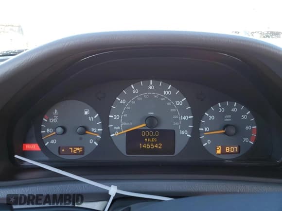 ✅ 2001 Mercedes-Benz CLK 320/430 • VIN: WDBLK70G01T075857 • Lot: 80506854. Wystawiony na Copart z przebiegiem 146 542 mil. Bezpłatny archiwum sprzedaży aukcyjnych z USA i szczegółowy raport historii pojazdu na DreamBid. Zdjęcie 9.