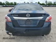 ✅ 2015 Nissan Altima SL • VIN: 1N4AL3AP4FN343808 • Lot: 52668685. Listed on Copart with 121,590 mi. Free auction sales archive from the USA and detailed vehicle history report at DreamBid. Image 6.