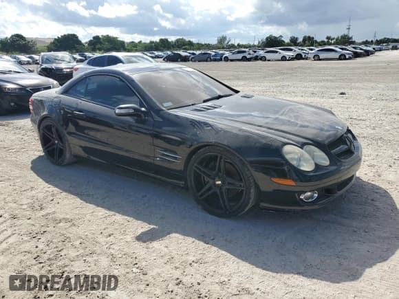 ✅ 2007 Mercedes-Benz SL 550 • VIN: WDBSK71F77F119278 • Лот: 82618215. Опубликован ранее на Copart с пробегом 166 217 миль. Бесплатный доступ к архиву аукционных продаж из США и подробный отчёт об истории автомобиля на DreamBid. Изображение 4.