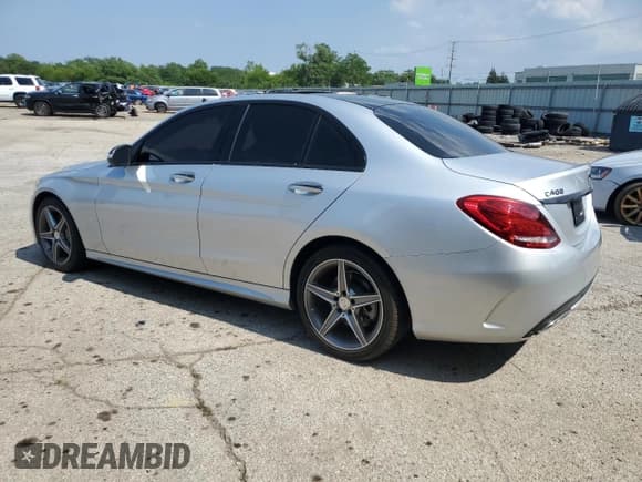 ✅ 2015 Mercedes-Benz C 400 • VIN: 55SWF6GB4FU009814 • Лот: 68894615. Опубликован ранее на Copart с пробегом 144 439 миль. Бесплатный доступ к архиву аукционных продаж из США и подробный отчёт об истории автомобиля на DreamBid. Изображение 2.