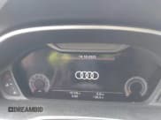 ✅ 2021 Audi Q3 S line Premium Plus • VIN: WA1EECF32M1102002 • Lot: 43412929. Wystawiony na IAAI z przebiegiem 19 108 mil. Bezpłatny archiwum sprzedaży aukcyjnych z USA i szczegółowy raport historii pojazdu na DreamBid. Zdjęcie 7.