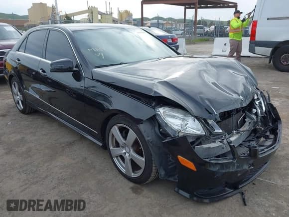 ✅ 2011 Mercedes-Benz E 350 Luxury • VIN: WDDHF5GB1BA272288 • Lot: 41835654. Wystawiony na IAAI z przebiegiem 160 807 mil. Bezpłatny archiwum sprzedaży aukcyjnych z USA i szczegółowy raport historii pojazdu na DreamBid. Zdjęcie 1.