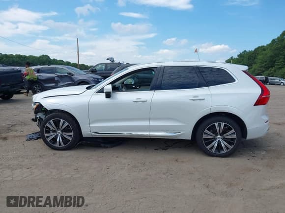 ✅ 2023 Volvo XC60 Plus Bright Theme • VIN: YV4L12RN7P1288900 • Lot: 42603565. Listed on IAAI with 31,898 mi. Free auction sales archive from the USA and detailed vehicle history report at DreamBid. Image 15.