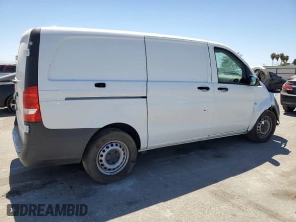 ✅ 2022 Mercedes-Benz Metris Cargo • VIN: W1YV0BEY8N3953895 • Lot: 68349264. Wystawiony na Copart z przebiegiem 32 200 mil. Bezpłatny archiwum sprzedaży aukcyjnych z USA i szczegółowy raport historii pojazdu na DreamBid. Zdjęcie 3.