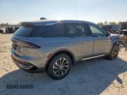 ✅ 2025 Lincoln Nautilus Premiere • VIN: 5LMPJ8JA2SJ946530 • Lot: 85119735. Wystawiony na Copart z przebiegiem Nie podano. Bezpłatny archiwum sprzedaży aukcyjnych z USA i szczegółowy raport historii pojazdu na DreamBid. Zdjęcie 3.