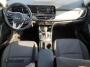 ✅ 2026 Kia Seltos LX • VIN: KNDEPCAA3T7828498 • Lot: 72077925. Wystawiony na Copart z przebiegiem 1 341 mil. Bezpłatny archiwum sprzedaży aukcyjnych z USA i szczegółowy raport historii pojazdu na DreamBid. Zdjęcie 8.