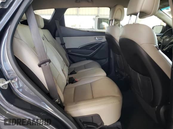 2018 Hyundai Santa Fe 2.4L z VIN 5XYZU3LB7JG543240, wystawiony jako Copart lot #89693095 z przebiegiem 121 636 mil mil oraz Czysty tytuł • Clean title. Historia ofert i sprzedaży dostępna na DreamBid. Obrazek 11.