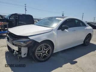 2024 Mercedes-Benz CLA 250 с VIN W1K5J4GB2RN457450, выставлен на аукционе Copart как лот 51487574 с пробегом 969 миль миль и Списание • Salvage title. История ставок и продаж доступна на DreamBid. Изображение 1.