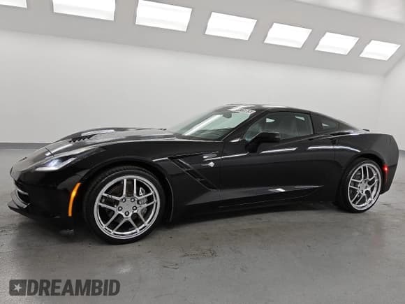 ✅ 2015 Chevrolet Corvette 3LT • VIN: 1G1YE2D72F5107093 • Lot: 84415065. Wystawiony na Copart z przebiegiem 67 909 mil. Bezpłatny archiwum sprzedaży aukcyjnych z USA i szczegółowy raport historii pojazdu na DreamBid. Zdjęcie 1.