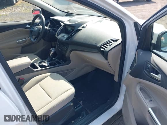 ✅ 2019 Ford Escape SE • VIN: 1FMCU9GD2KUB30688 • Лот: 42964835. Опубликован ранее на IAAI с пробегом 212 680 миль. Бесплатный доступ к архиву аукционных продаж из США и подробный отчёт об истории автомобиля на DreamBid. Изображение 5.