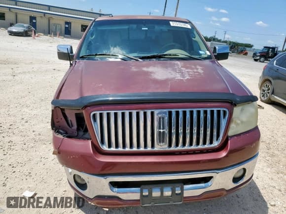 ✅ 2006 Lincoln Mark LT • VIN: 5LTPW18556FJ17448 • Lot: 71315145. Wystawiony na Copart z przebiegiem 122 219 mil. Bezpłatny archiwum sprzedaży aukcyjnych z USA i szczegółowy raport historii pojazdu na DreamBid. Zdjęcie 5.