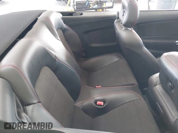 ✅ 2020 Ford Mustang GT Premium • VIN: 1FATP8FF2L5175334 • Lot: 42997571. Listed on IAAI with 18,701 mi. Free auction sales archive from the USA and detailed vehicle history report at DreamBid. Image 8.