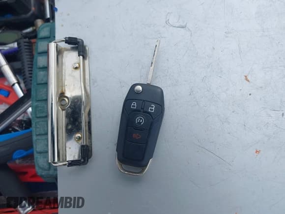 ✅ 2016 Ford F-150 XLT • VIN: 1FTFX1EG7GKF93226 • Лот: 41715287. Опубликован ранее на IAAI с пробегом 132 369 миль. Бесплатный доступ к архиву аукционных продаж из США и подробный отчёт об истории автомобиля на DreamBid. Изображение 11.