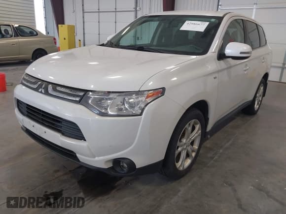 ✅ 2014 Mitsubishi Outlander GT • VIN: JA4JZ4AX1EZ009848 • Lot: 42986677. Wystawiony na IAAI z przebiegiem 146 848 mil. Bezpłatny archiwum sprzedaży aukcyjnych z USA i szczegółowy raport historii pojazdu na DreamBid. Zdjęcie 2.