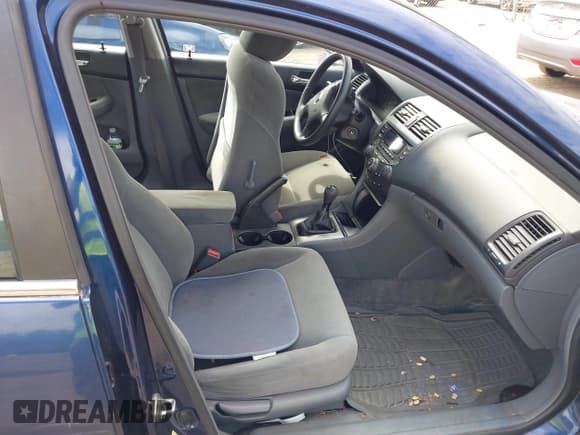 ✅ 2004 Honda Accord EX • VIN: 1HGCM55644A077516 • Лот: 43003341. Опубликован ранее на IAAI с пробегом 221 852 миль. Бесплатный доступ к архиву аукционных продаж из США и подробный отчёт об истории автомобиля на DreamBid. Изображение 5.