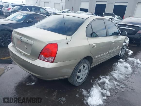 ✅ 2005 Hyundai Elantra GLS • VIN: KMHDN46D35U955200 • Lot: 41807105. Wystawiony na IAAI z przebiegiem 123 105 mil. Bezpłatny archiwum sprzedaży aukcyjnych z USA i szczegółowy raport historii pojazdu na DreamBid. Zdjęcie 4.