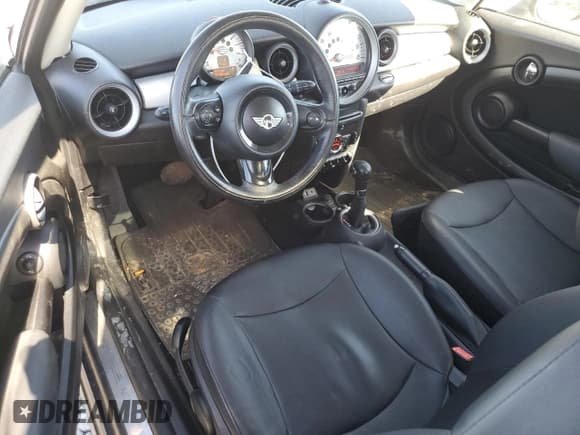 ✅ 2013 MINI Hardtop • VIN: WMWSU3C5XDT689844 • Lot: 85484215. Wystawiony na Copart z przebiegiem 72 968 mil. Bezpłatny archiwum sprzedaży aukcyjnych z USA i szczegółowy raport historii pojazdu na DreamBid. Zdjęcie 8.