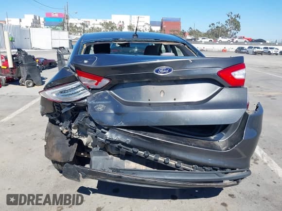 ✅ 2016 Ford Fusion S • VIN: 3FA6P0G76GR165432 • Lot: 42827317. Wystawiony na IAAI z przebiegiem 132 700 mil. Bezpłatny archiwum sprzedaży aukcyjnych z USA i szczegółowy raport historii pojazdu na DreamBid. Zdjęcie 17.