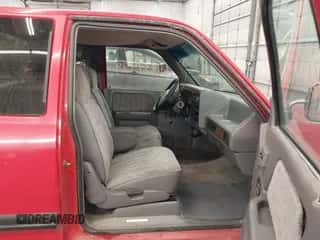 1996 Dodge Dakota z VIN 1B7GL23X5TS515398, wystawiony jako IAAI lot #41837429 z przebiegiem 118 838 mil mil oraz . Historia ofert i sprzedaży dostępna na DreamBid. Obrazek 5.