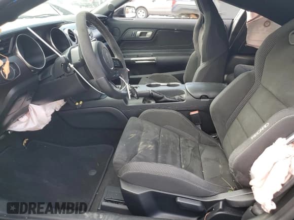 ✅ 2017 Ford Mustang Shelby GT350 • VIN: 1FA6P8JZ2H5525325 • Lot: 68075905. Wystawiony na Copart z przebiegiem 5 875 mil. Bezpłatny archiwum sprzedaży aukcyjnych z USA i szczegółowy raport historii pojazdu na DreamBid. Zdjęcie 7.