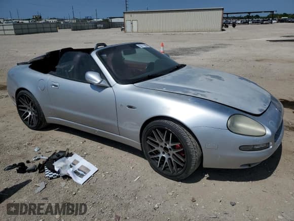 ✅ 2003 Maserati Spyder • VIN: ZAMBB18A930010581 • Лот: 53111505. Опубликован ранее на Copart с пробегом 56 747 миль. Бесплатный доступ к архиву аукционных продаж из США и подробный отчёт об истории автомобиля на DreamBid. Изображение 4.