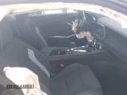 ✅ 2021 Chevrolet Camaro 1LS • VIN: 1G1FB1RX8M0124168 • Lot: 42478441. Wystawiony na IAAI z przebiegiem Nie podano. Bezpłatny archiwum sprzedaży aukcyjnych z USA i szczegółowy raport historii pojazdu na DreamBid. Zdjęcie 5.