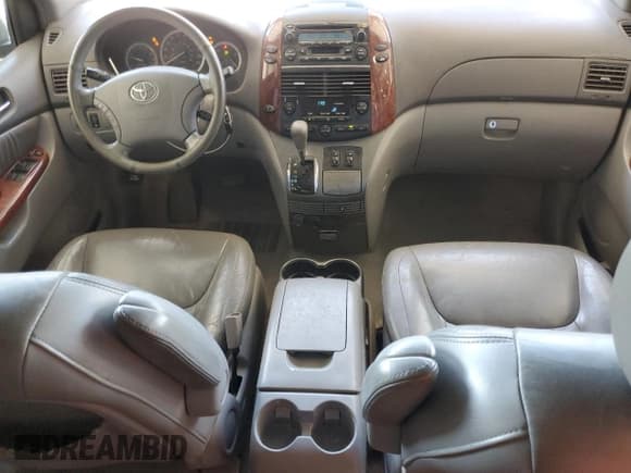 ✅ 2004 Toyota Sienna XLE • VIN: 5TDZA22C44S141423 • Лот: 85504165. Опубликован ранее на Copart с пробегом 251 820 миль. Бесплатный доступ к архиву аукционных продаж из США и подробный отчёт об истории автомобиля на DreamBid. Изображение 8.