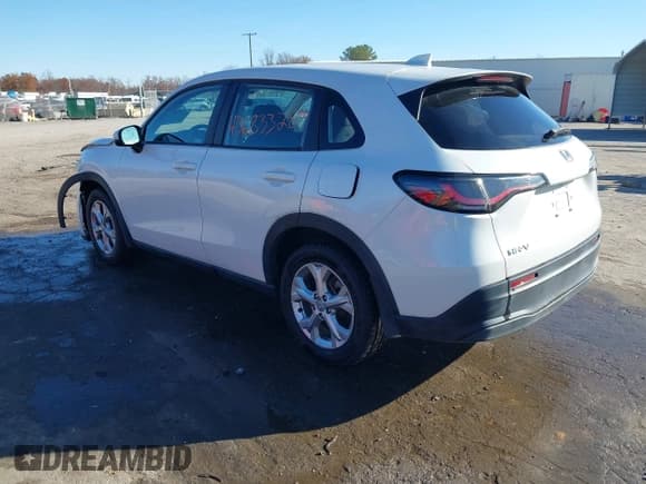 ✅ 2023 Honda HR-V LX • VIN: 3CZRZ2H37PM723692 • Лот: 43683328. Опубликован ранее на IAAI с пробегом 66 034 миль. Бесплатный доступ к архиву аукционных продаж из США и подробный отчёт об истории автомобиля на DreamBid. Изображение 3.