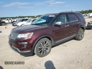 ✅ 2018 Ford Explorer Platinum • VIN: 1FM5K8HTXJGA12402 • Lot: 87470895. Wystawiony na Copart z przebiegiem 51 487 mil. Bezpłatny archiwum sprzedaży aukcyjnych z USA i szczegółowy raport historii pojazdu na DreamBid. Zdjęcie 1.