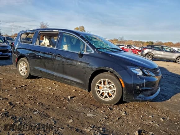 ✅ 2024 Chrysler Voyager LX • VIN: 2C4RC1CGXRR128004 • Lot: 94096315. Wystawiony na Copart z przebiegiem Nie podano. Bezpłatny archiwum sprzedaży aukcyjnych z USA i szczegółowy raport historii pojazdu na DreamBid. Zdjęcie 4.