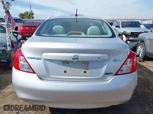 ✅ 2012 Nissan Versa SV • VIN: 3N1CN7AP6CL800007 • Lot: 43489503. Wystawiony na IAAI z przebiegiem 43 470 mil. Bezpłatny archiwum sprzedaży aukcyjnych z USA i szczegółowy raport historii pojazdu na DreamBid. Zdjęcie 16.