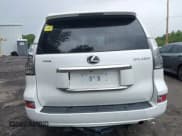 ✅ 2021 Lexus GX 460 Premium • VIN: JTJAM7BX6M5289581 • Lot: 42594753. Wystawiony na IAAI z przebiegiem 47 587 mil. Bezpłatny archiwum sprzedaży aukcyjnych z USA i szczegółowy raport historii pojazdu na DreamBid. Zdjęcie 17.