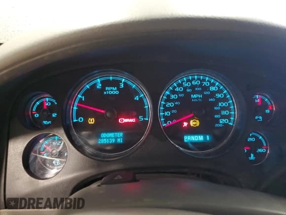 ✅ 2007 Chevrolet Silverado 2500HD 2LT • VIN: 1GCHK236X7F560723 • Лот: 68565425. Опубликован ранее на Copart с пробегом 285 139 миль. Бесплатный доступ к архиву аукционных продаж из США и подробный отчёт об истории автомобиля на DreamBid. Изображение 9.