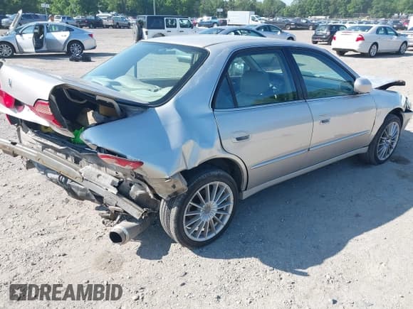 ✅ 1999 Honda Accord EX • VIN: 1HGCG5550XA097555 • Лот: 42539662. Опубликован ранее на IAAI с пробегом 299 147 миль. Бесплатный доступ к архиву аукционных продаж из США и подробный отчёт об истории автомобиля на DreamBid. Изображение 4.