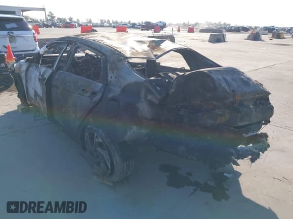 ✅ 2025 Hyundai Elantra SEL Sport • VIN: KMHLM4DG1SU974920 • Lot: 43351672. Listed on IAAI with Not provided. Free auction sales archive from the USA and detailed vehicle history report at DreamBid. Image 3.