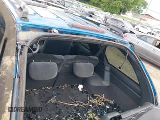 ✅ 2000 Chevrolet Blazer LS • VIN: 1GNCT18W6YK288858 • Lot: 42344368. Wystawiony na IAAI z przebiegiem 207 183 mil. Bezpłatny archiwum sprzedaży aukcyjnych z USA i szczegółowy raport historii pojazdu na DreamBid. Zdjęcie 6.