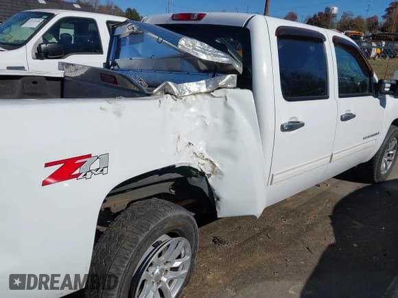 ✅ 2009 Chevrolet Silverado 1500 • VIN: 2GCEC23J691124353 • Лот: 43708786. Опубликован ранее на IAAI с пробегом 187 614 миль. Бесплатный доступ к архиву аукционных продаж из США и подробный отчёт об истории автомобиля на DreamBid. Изображение 6.