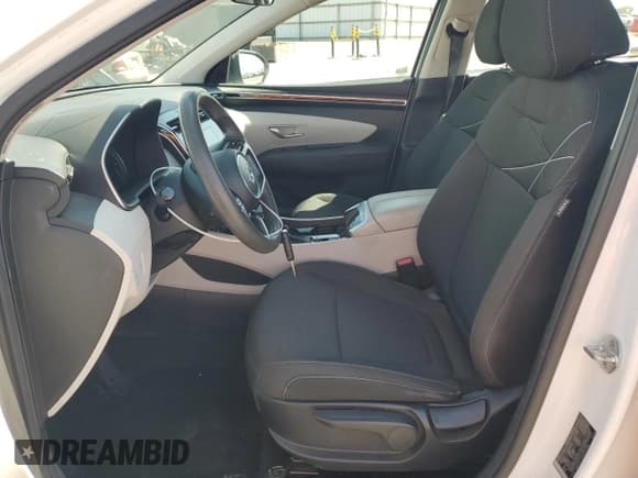 ✅ 2022 Hyundai Tucson SE • VIN: 5NMJACAE8NH033946 • Lot: 66390484. Wystawiony na Copart z przebiegiem 17 771 mil. Bezpłatny archiwum sprzedaży aukcyjnych z USA i szczegółowy raport historii pojazdu na DreamBid. Zdjęcie 7.