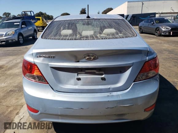 ✅ 2013 Hyundai Accent GLS • VIN: KMHCT4AE1DU284092 • Лот: 70888604. Опубликован ранее на Copart с пробегом 186 300 миль. Бесплатный доступ к архиву аукционных продаж из США и подробный отчёт об истории автомобиля на DreamBid. Изображение 6.