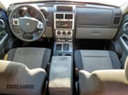 ✅ 2008 Dodge Nitro SLT • VIN: 1D8GT58K68W164520 • Lot: 68447875. Wystawiony na Copart z przebiegiem 123 385 mil. Bezpłatny archiwum sprzedaży aukcyjnych z USA i szczegółowy raport historii pojazdu na DreamBid. Zdjęcie 8.