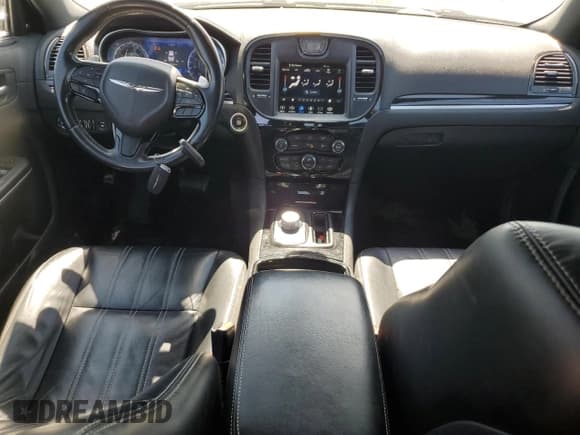 ✅ 2021 Chrysler 300 S • VIN: 2C3CCABG3MH505086 • Лот: 70738115. Опубликован ранее на Copart с пробегом 94 252 миль. Бесплатный доступ к архиву аукционных продаж из США и подробный отчёт об истории автомобиля на DreamBid. Изображение 8.