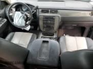 ✅ 2010 GMC Sierra 1500 • VIN: 1GTSKWE28AZ112526 • Lot: 82182794. Wystawiony na Copart z przebiegiem 218 265 mil. Bezpłatny archiwum sprzedaży aukcyjnych z USA i szczegółowy raport historii pojazdu na DreamBid. Zdjęcie 8.