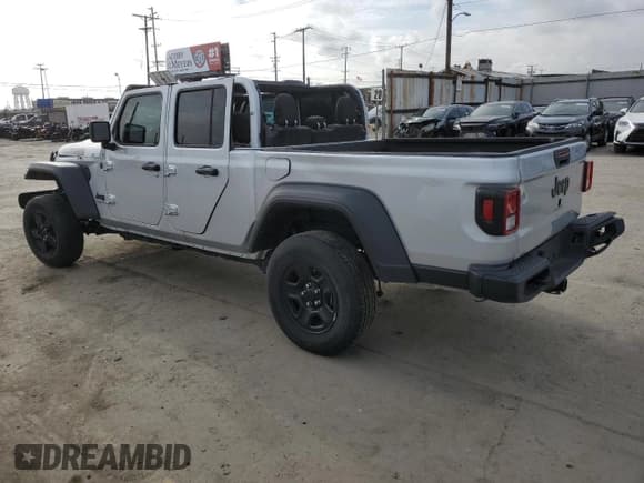 ✅ 2023 Jeep Gladiator Willys • VIN: 1C6HJTAG8PL568994 • Лот: 51109405. Опубликован ранее на Copart с пробегом 20 830 миль. Бесплатный доступ к архиву аукционных продаж из США и подробный отчёт об истории автомобиля на DreamBid. Изображение 2.