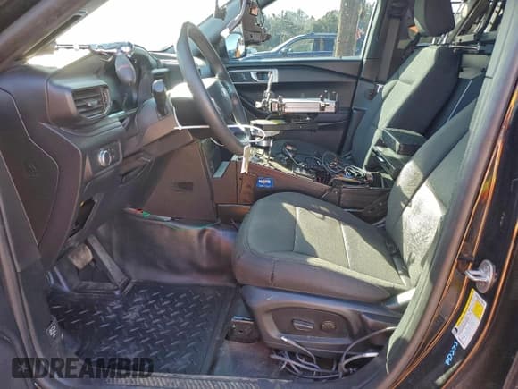 ✅ 2021 Ford Police Interceptor Utility • VIN: 1FM5K8AB4MGA43912 • Lot: 92089935. Wystawiony na Copart z przebiegiem 44 577 mil. Bezpłatny archiwum sprzedaży aukcyjnych z USA i szczegółowy raport historii pojazdu na DreamBid. Zdjęcie 7.