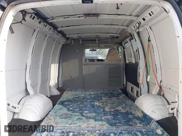 ✅ 2005 Chevrolet Express Cargo • VIN: 1GCFG15X851120809 • Lot: 43282147. Listed on IAAI with 202,873 mi. Free auction sales archive from the USA and detailed vehicle history report at DreamBid. Image 8.