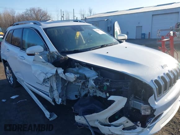 ✅ 2018 Jeep Cherokee Overland • VIN: 1C4PJMJX2JD569344 • Lot: 41828276. Listed on IAAI with 94,309 mi. Free auction sales archive from the USA and detailed vehicle history report at DreamBid. Image 6.