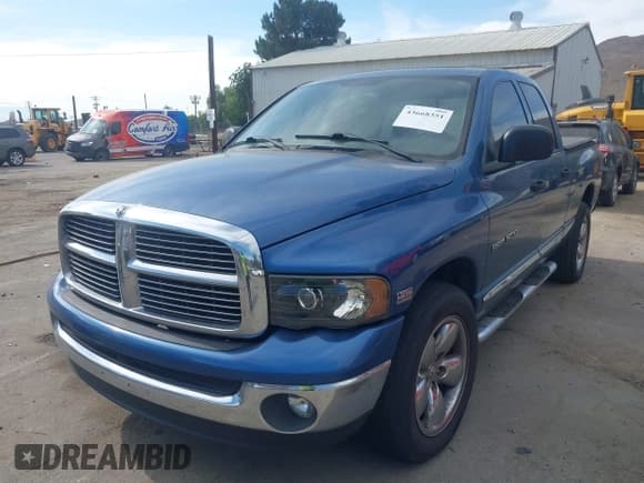 ✅ 2005 Dodge 1500 SLT • VIN: 1D7HA18D75S172461 • Lot: 43668351. Wystawiony na IAAI z przebiegiem 339 972 mil. Bezpłatny archiwum sprzedaży aukcyjnych z USA i szczegółowy raport historii pojazdu na DreamBid. Zdjęcie 2.