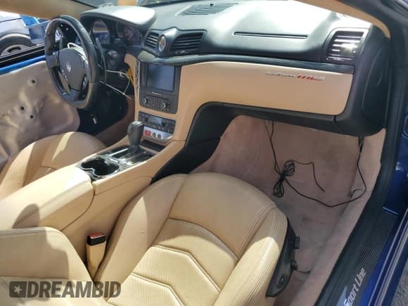 ✅ 2013 Maserati GranTurismo Sport • VIN: ZAM45VLA6D0067465 • Lot: 46946925. Wystawiony na Copart z przebiegiem 60 617 mil. Bezpłatny archiwum sprzedaży aukcyjnych z USA i szczegółowy raport historii pojazdu na DreamBid. Zdjęcie 8.